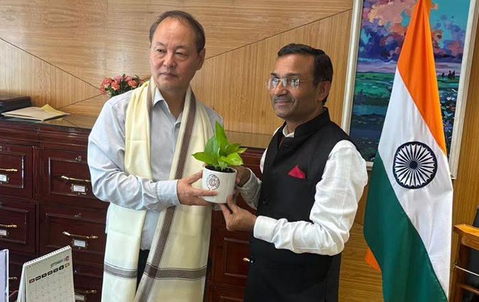 HCL CMD calls on Secretary, DPE
